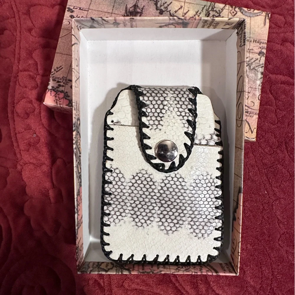 Hand Crafted Leather White and Black Credit Card Holder & Money Clip